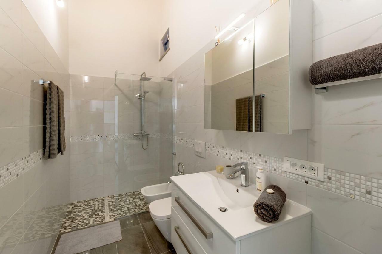 Apartments Relax Veli Lošinj Dış mekan fotoğraf